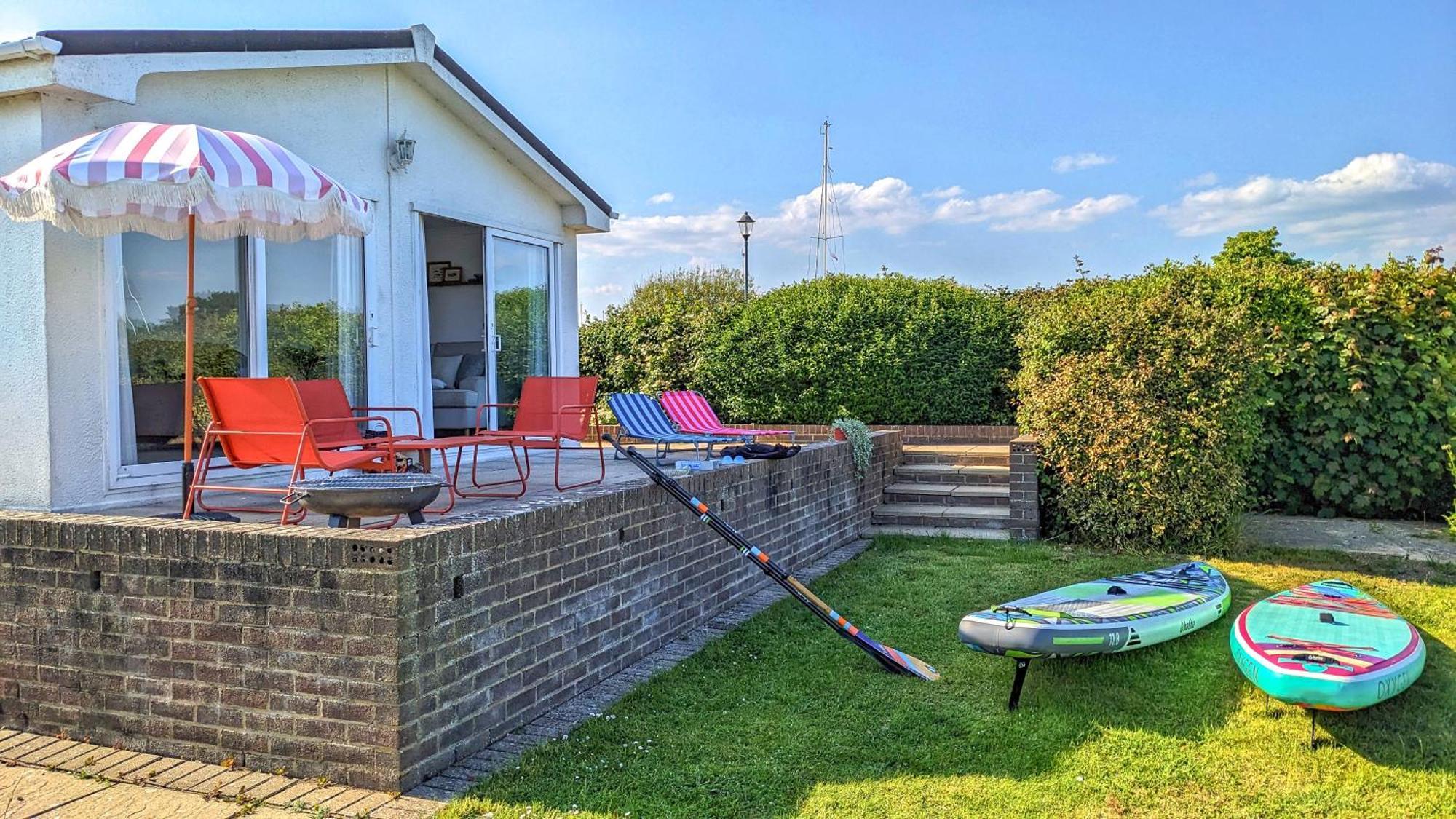 Hot Tub With A View - Christchurch Harbour Exterior foto