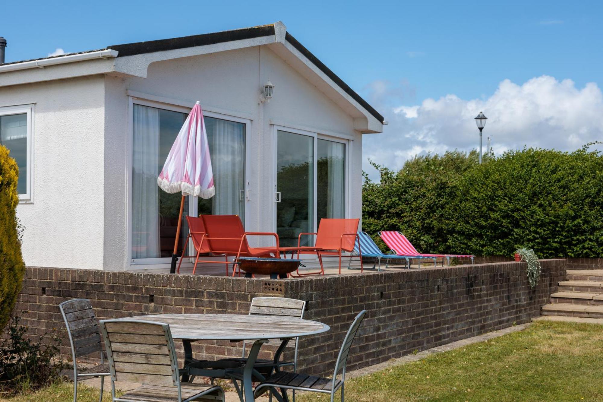 Hot Tub With A View - Christchurch Harbour Exterior foto