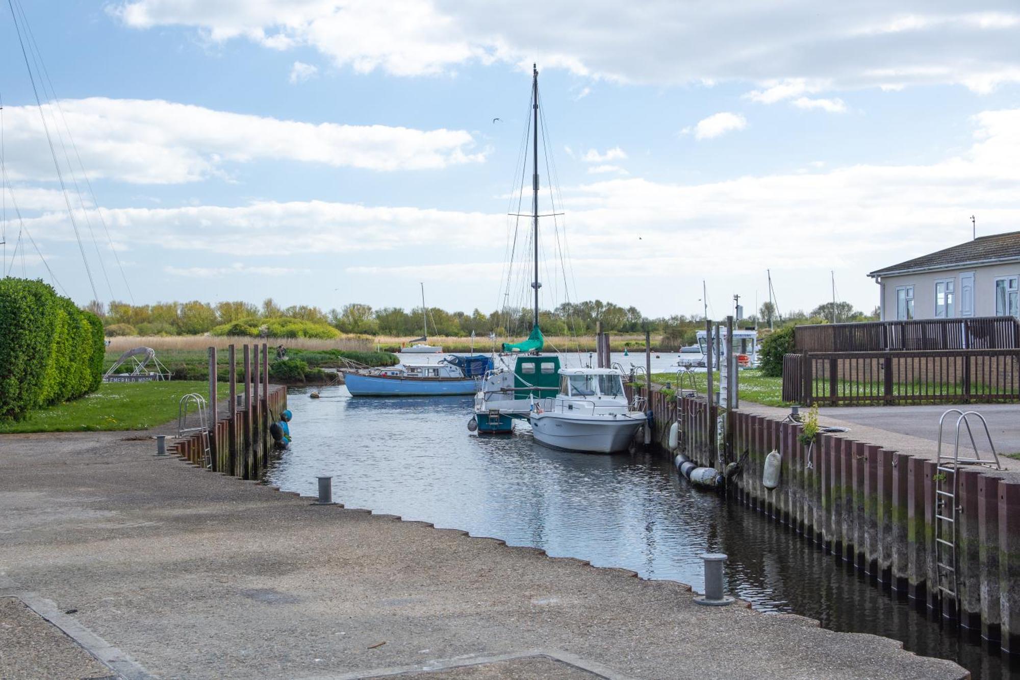 Hot Tub With A View - Christchurch Harbour Exterior foto